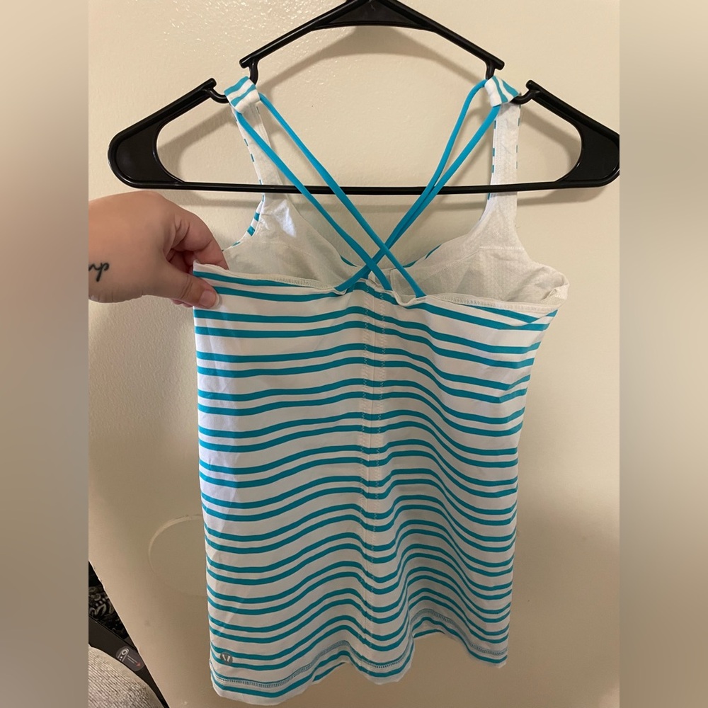 ✨Lululemon Free To Be Tank Striped Spry Blue Size 2 - Picture 7 of 14